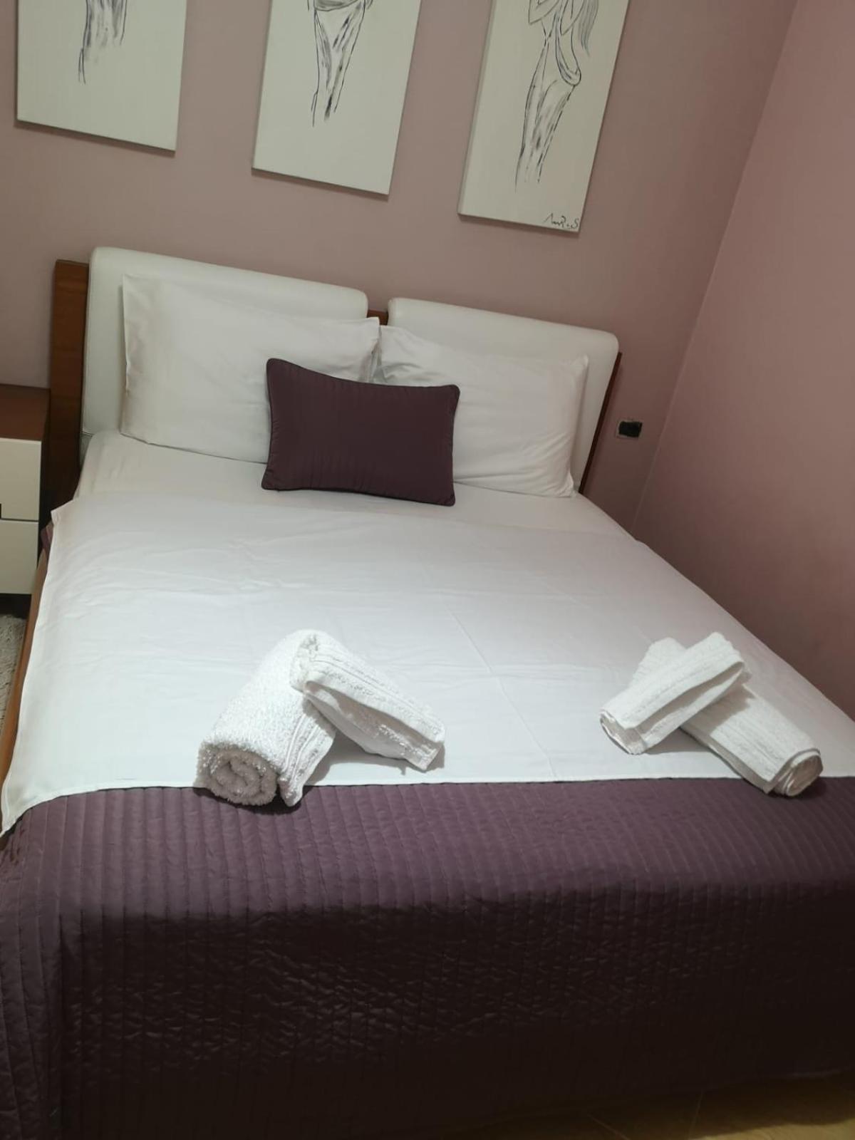Leon Sea View Apartment Sarandë Esterno foto