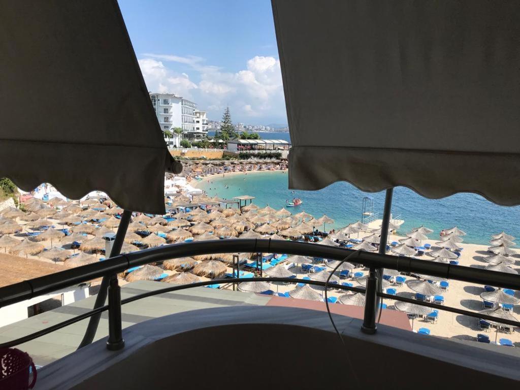 Leon Sea View Apartment Sarandë Esterno foto