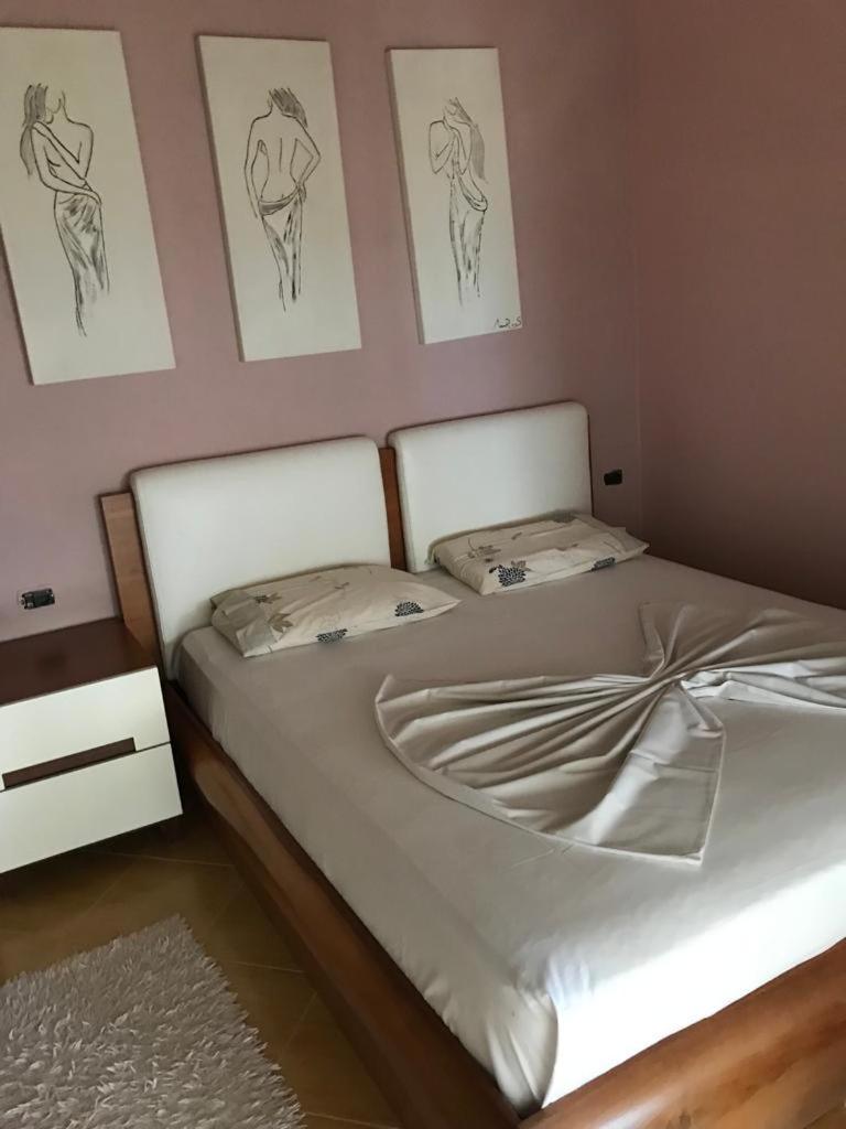 Leon Sea View Apartment Sarandë Esterno foto