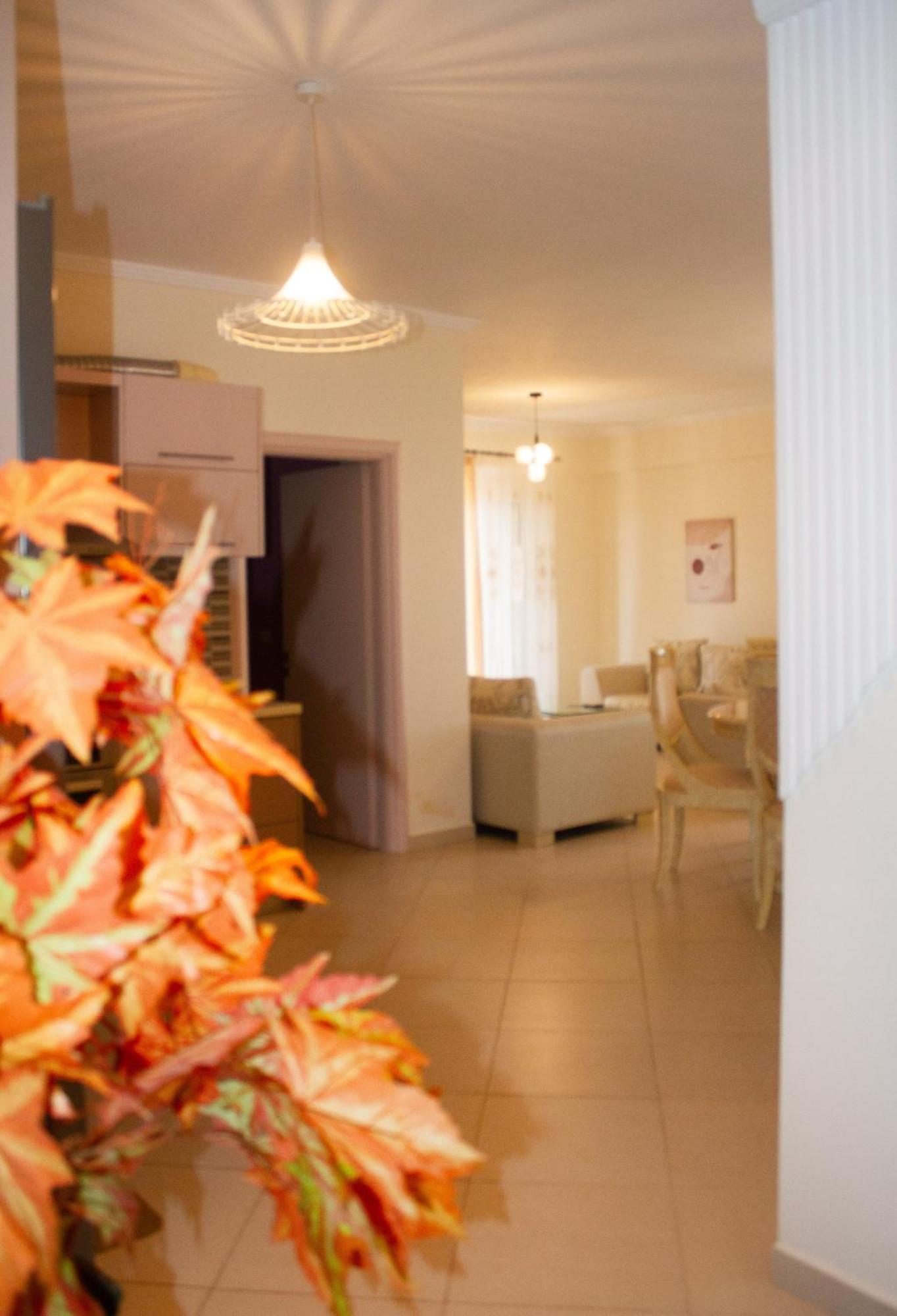 Leon Sea View Apartment Sarandë Esterno foto