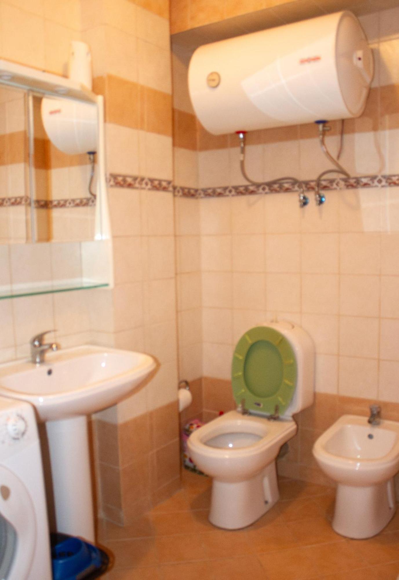 Leon Sea View Apartment Sarandë Esterno foto
