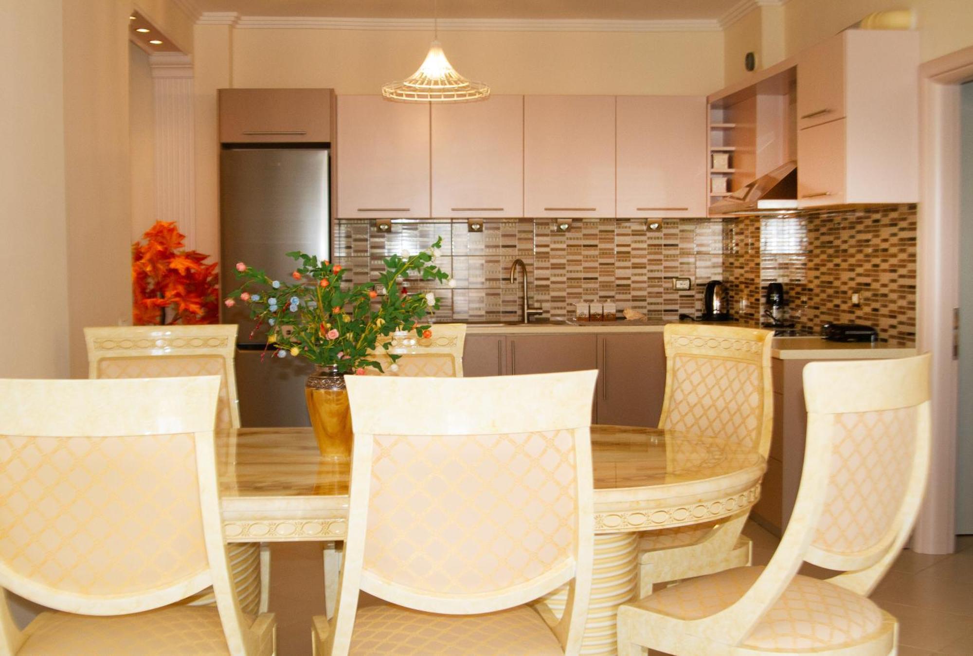 Leon Sea View Apartment Sarandë Esterno foto