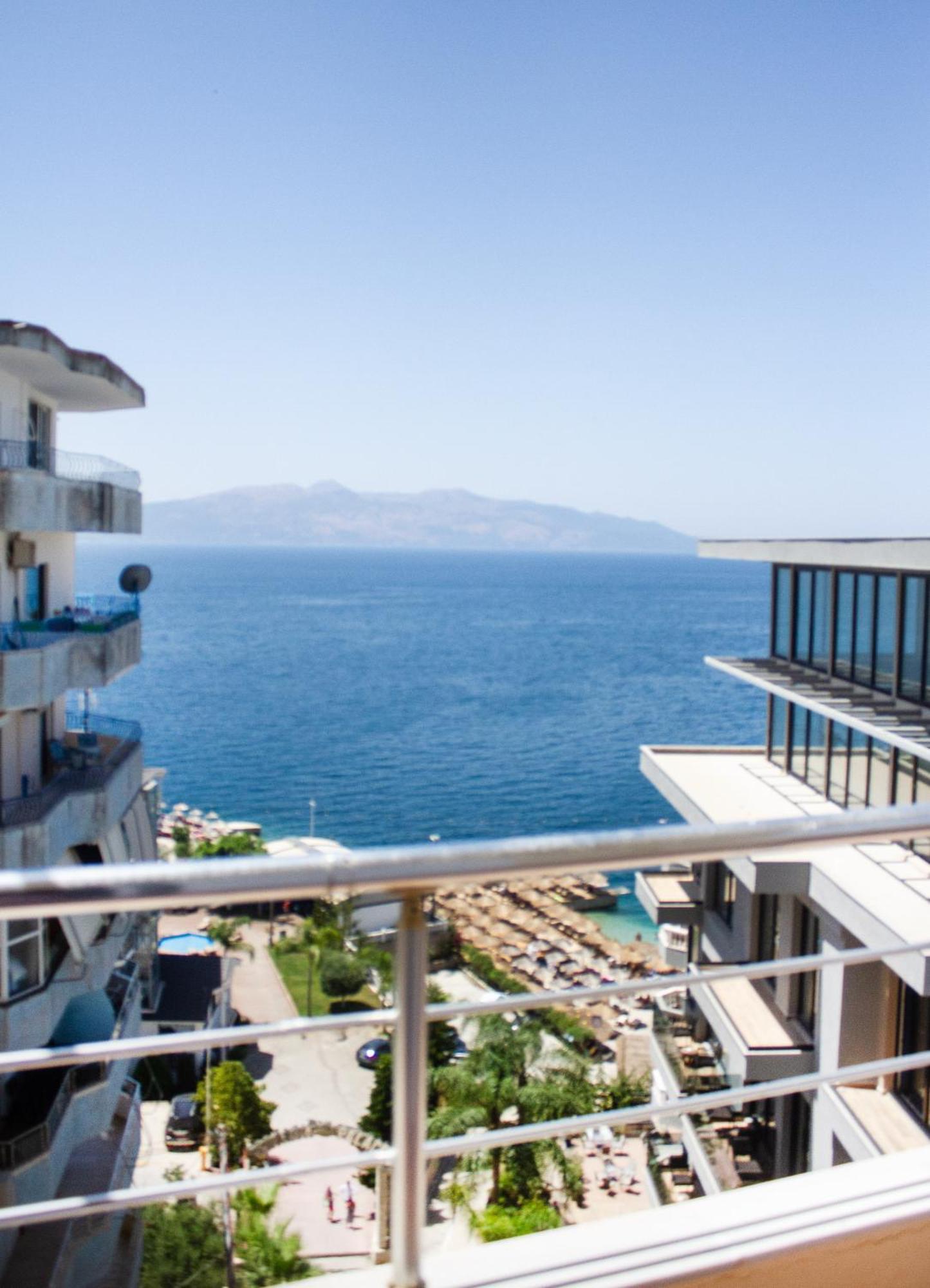 Leon Sea View Apartment Sarandë Esterno foto